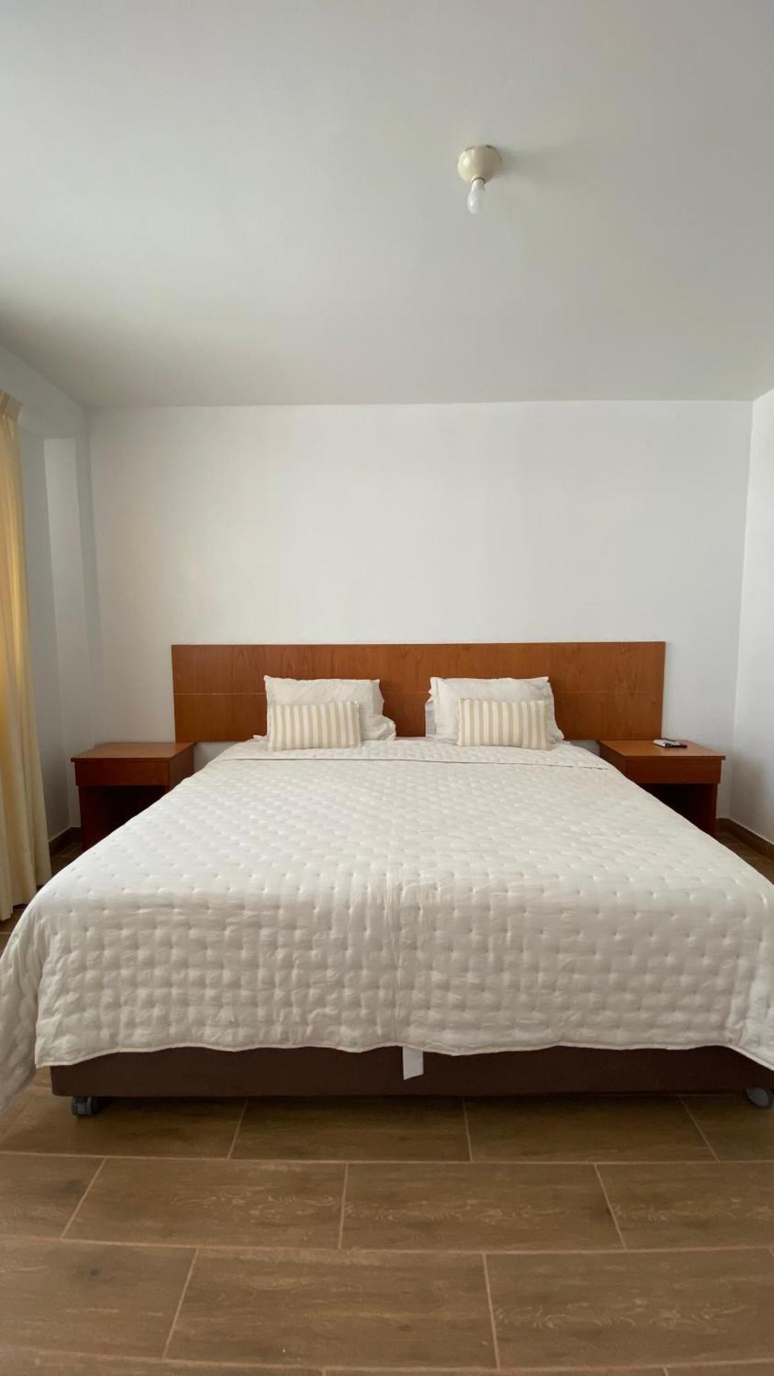 Prim Hotel Vichayito Kültér fotó